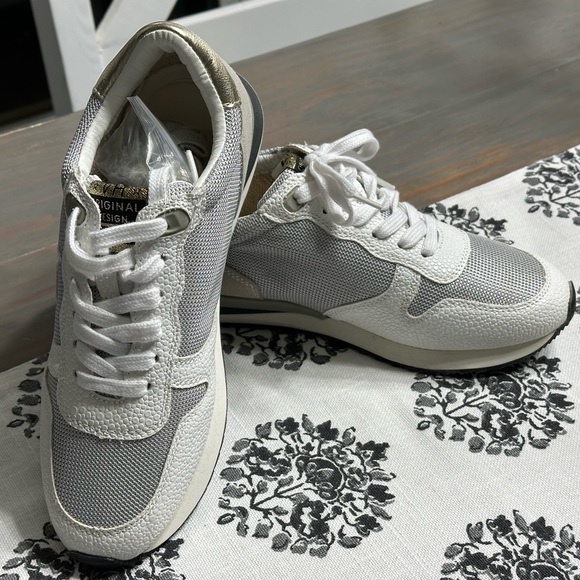 Vintage Havana Shoes - Vintage Havana Gray and White Sneakers